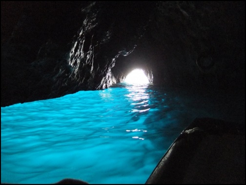 カプリ島の青の洞窟の画像