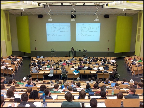 大学の授業の画像