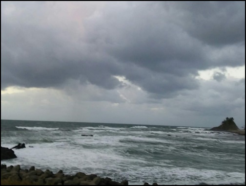 台風接近の画像